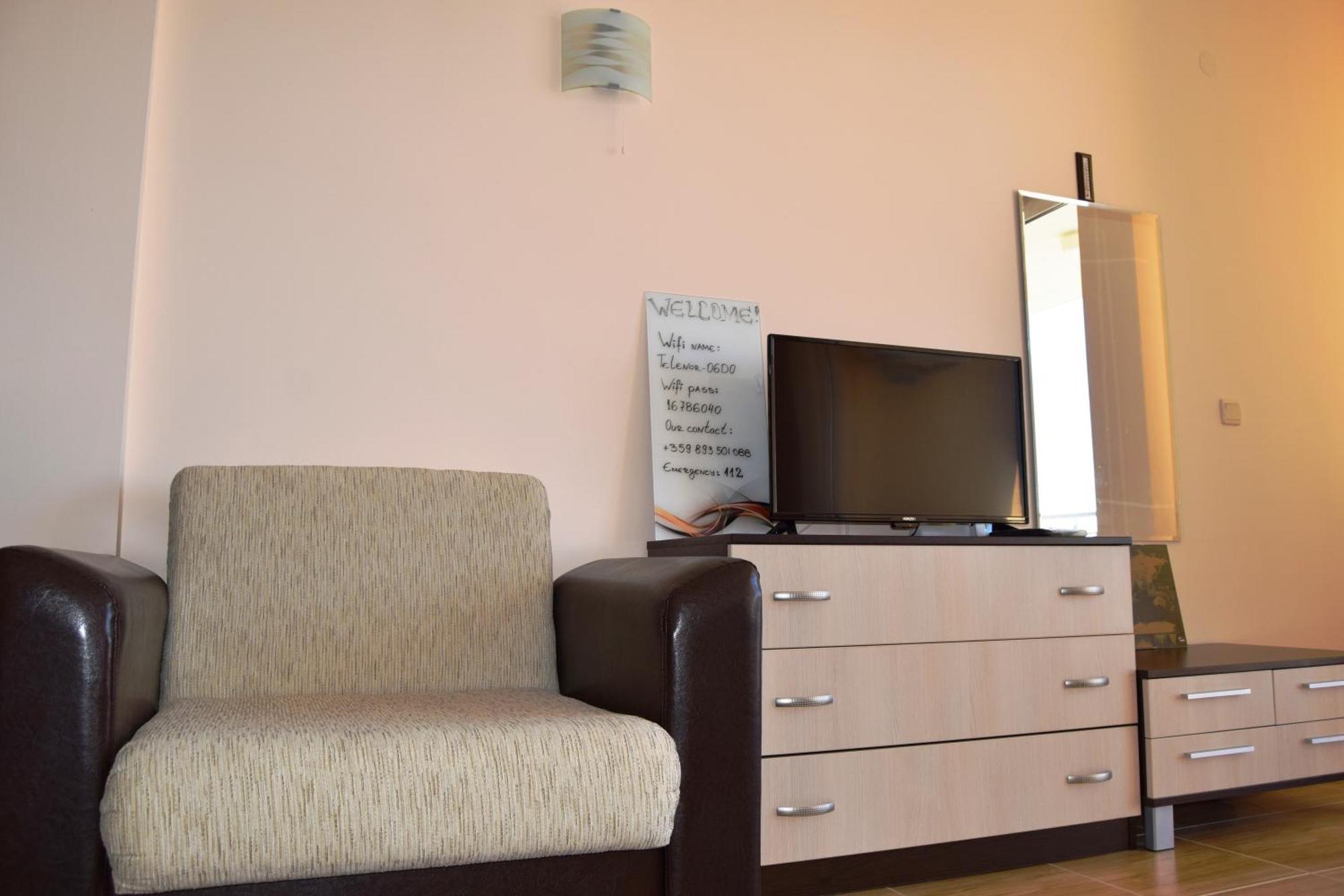 Bright Studio With Parking & Pool Sveti Vlas Exterior photo