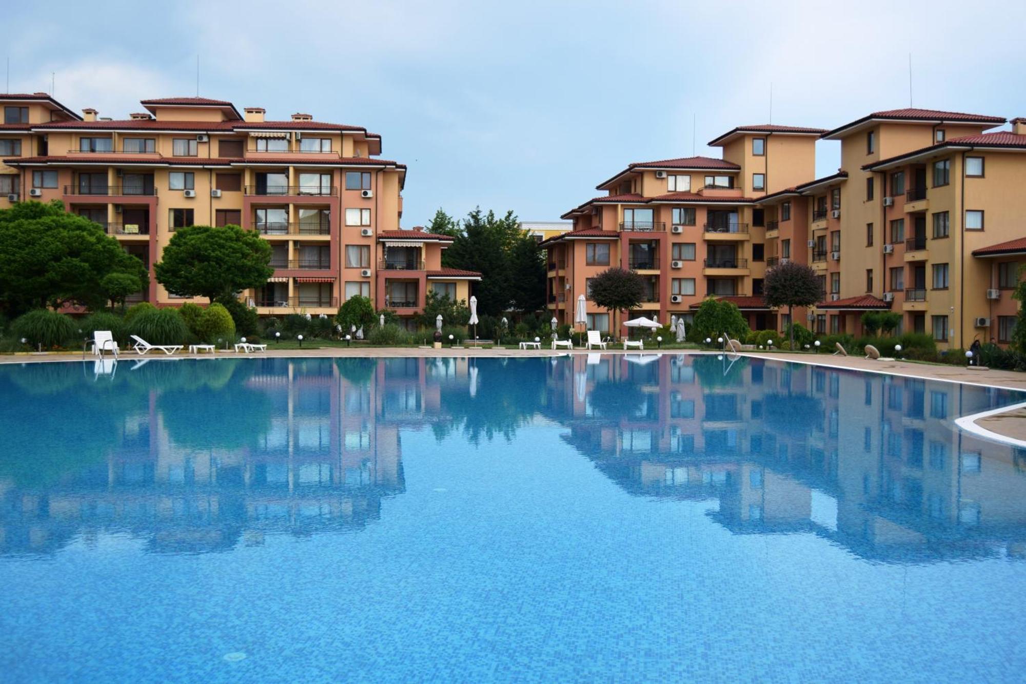 Bright Studio With Parking & Pool Sveti Vlas Exterior photo